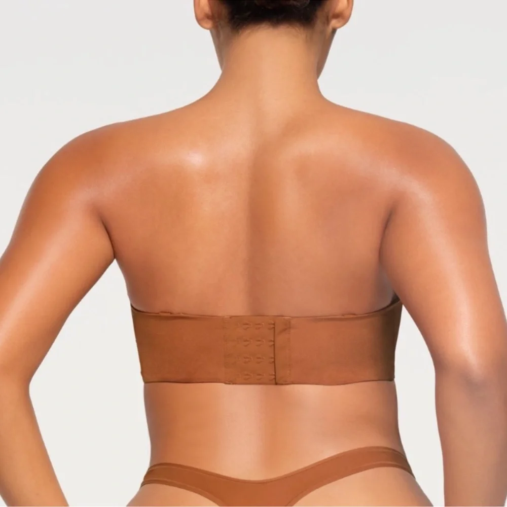 SKIMS Sculpted Strapless Bra in Chestnut Brown - Picture 4 of 7